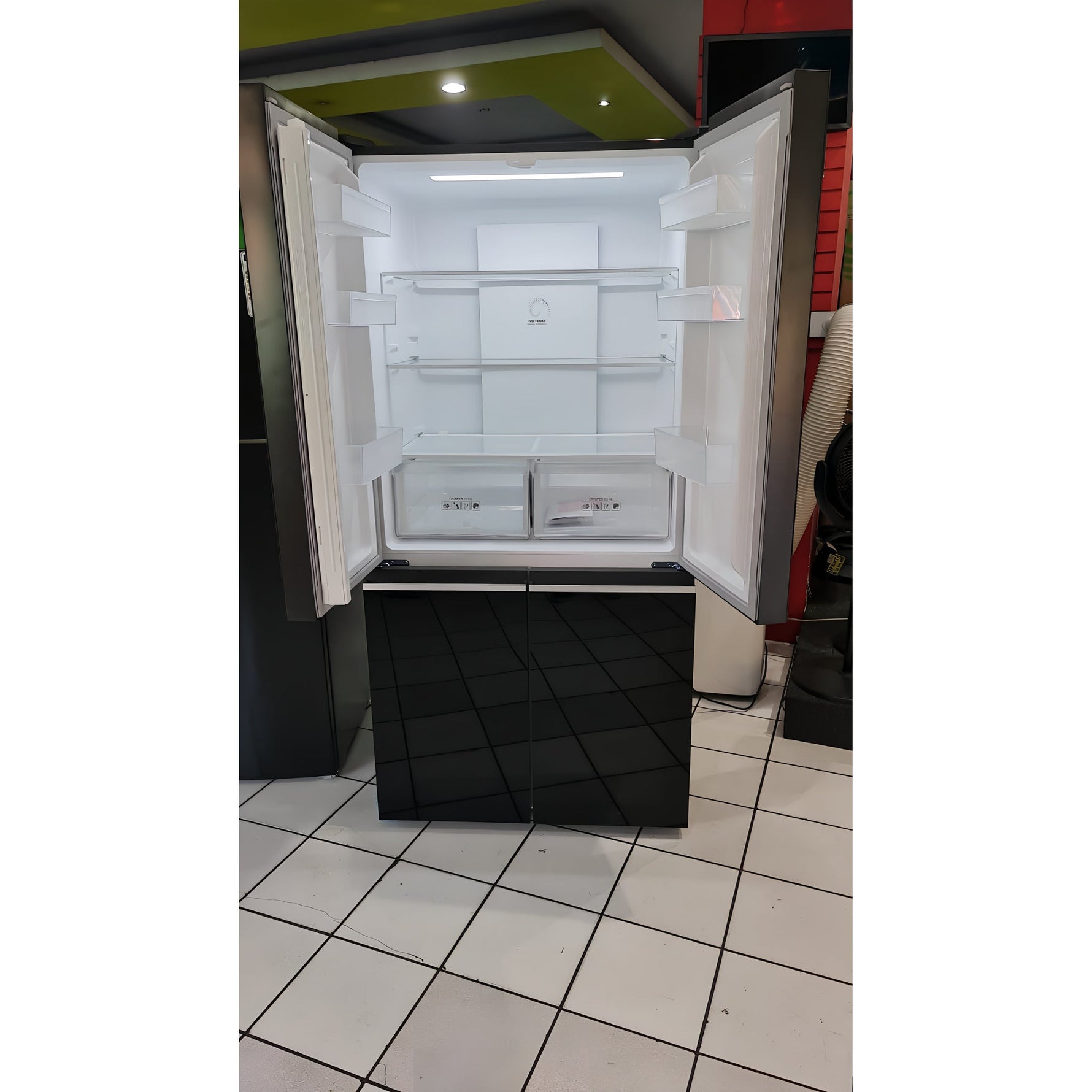 Refrigerador de 4 puertas de 21 pies cúbicos