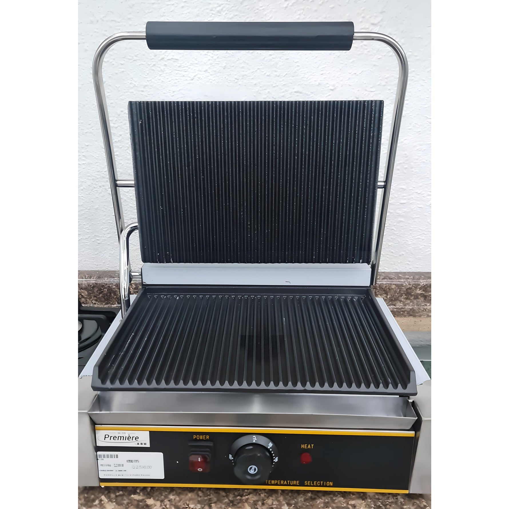 Panini y Grill de Alta Potencia con capacidad de 4 rebanadas