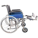Silla de ruedas cromada y apoya brazos movibles y soporte en los apoya pies